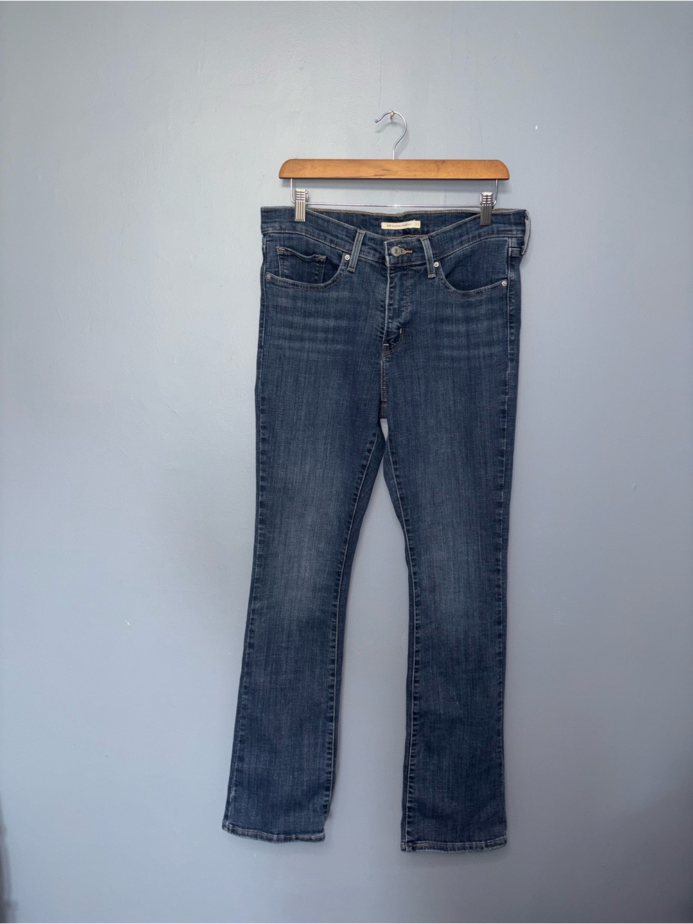 Levi’s • Bootcut Jeans - Picture 1 of 2
